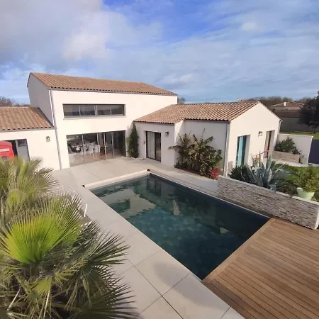 Vila La Du Bonheur *